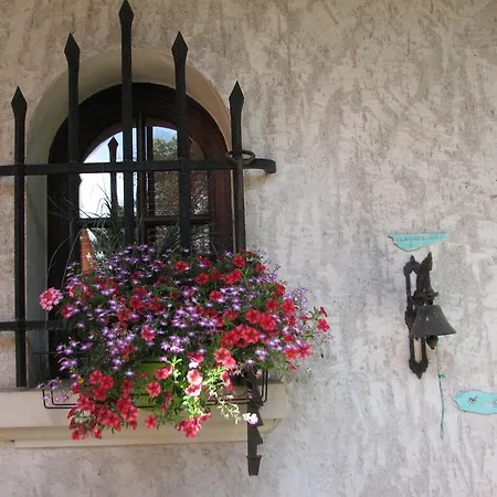 Le Pas De L'ane D'hotes Bed and Breakfast 4*