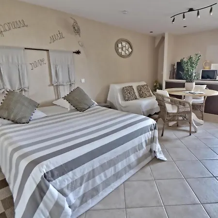 Le Pas De L'ane D'hotes Bed and Breakfast 4*